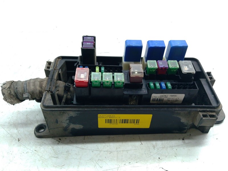 Recambio de caja fusibles para renault maxity referencia OEM IAM 17311091100  