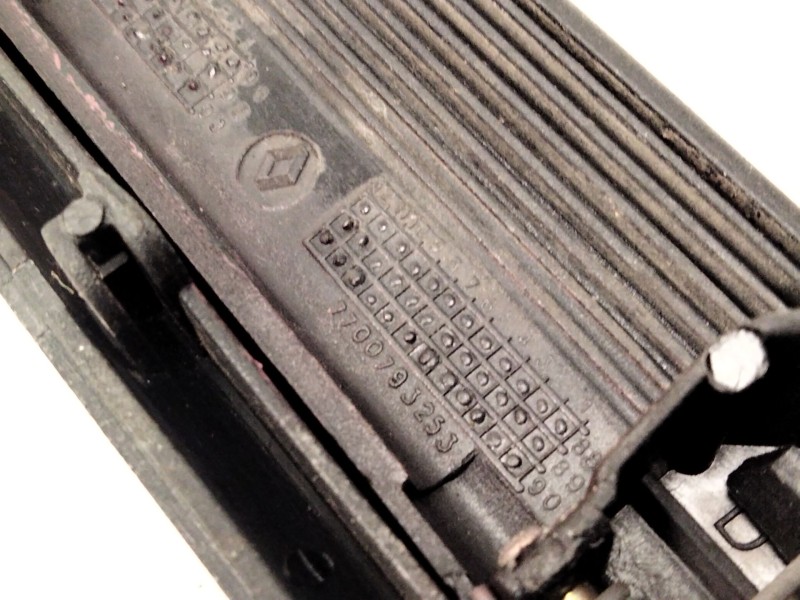 Recambio de maneta exterior delantera derecha para renault 19 ii (b/c53_) 1.8 (b/c53y) referencia OEM IAM 7700792353  