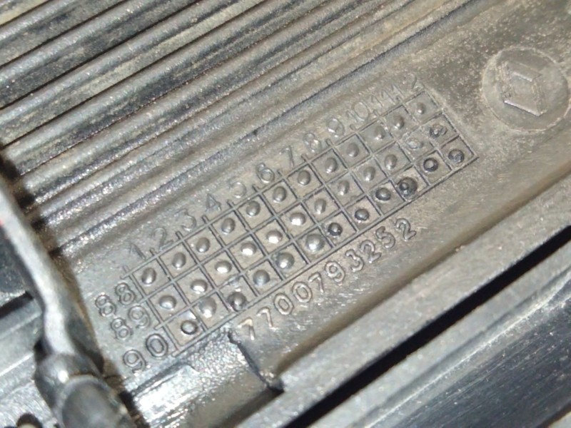 Recambio de maneta exterior delantera izquierda para renault 19 ii (b/c53_) 1.8 (b/c53y) referencia OEM IAM 7700793252  