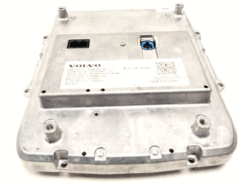 Recambio de pantalla multifuncion para volvo xc40 (536) t2 referencia OEM IAM 31682851  