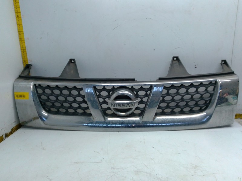 Recambio de rejilla delantera para nissan pick up (d22) 2.5 di referencia OEM IAM 52310VK000  