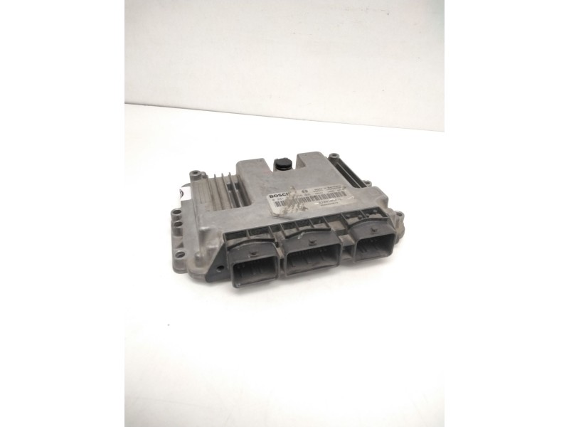 Recambio de centralita motor uce para renault megane ii berlina 3p 1.9 dci diesel referencia OEM IAM 0281011275 8200305678 82002