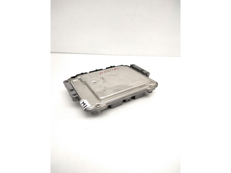 Recambio de centralita motor uce para renault megane ii berlina 3p 1.9 dci diesel referencia OEM IAM 0281011275 8200305678 82002