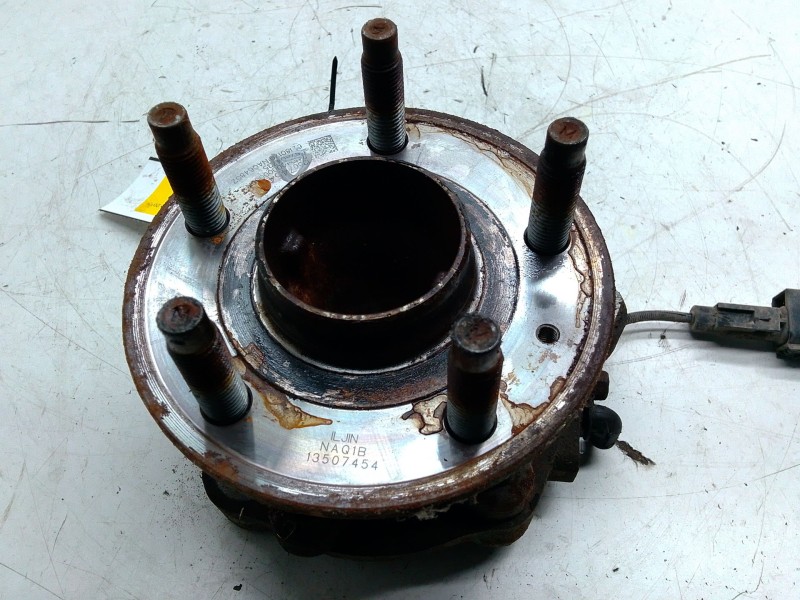 Recambio de buje trasero derecho para opel astra k sports tourer excellence referencia OEM IAM 13507454  