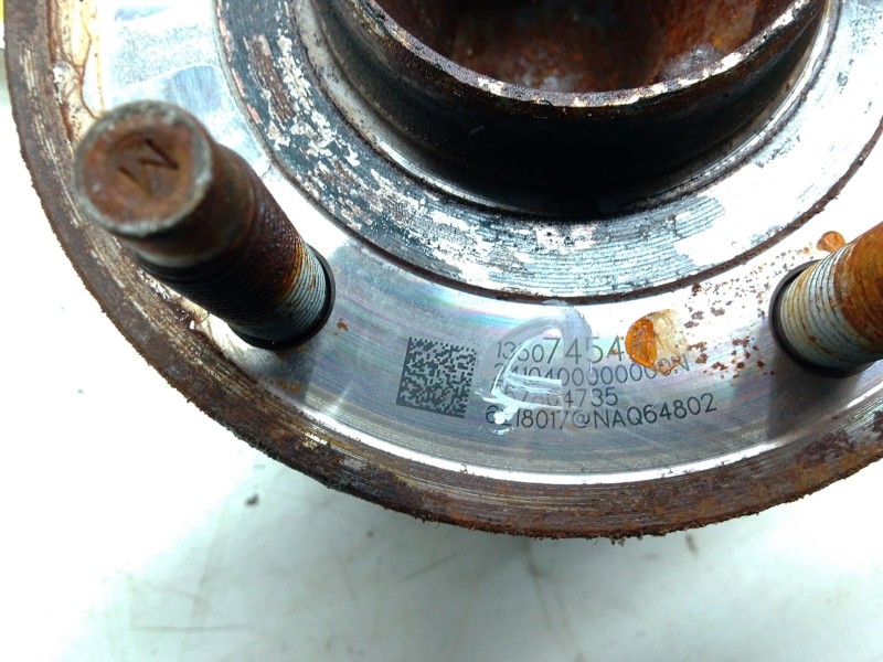 Recambio de buje trasero derecho para opel astra k sports tourer excellence referencia OEM IAM 13507454  