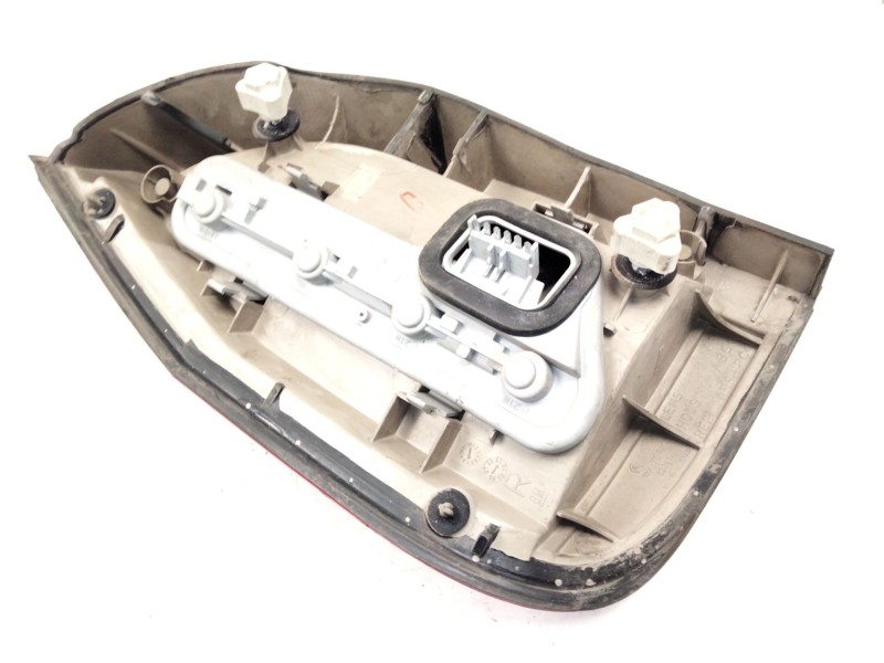 Recambio de piloto trasero derecho para opel zafira a monospace (t98) 2.0 dti 16v (f75) referencia OEM IAM 93175679  