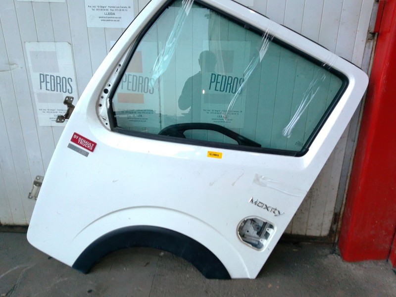 Recambio de puerta delantera izquierda para renault maxity referencia OEM IAM   
