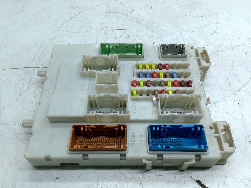 Recambio de caja fusibles para ford focus iii 1.6 tdci referencia OEM IAM J9J52J54  