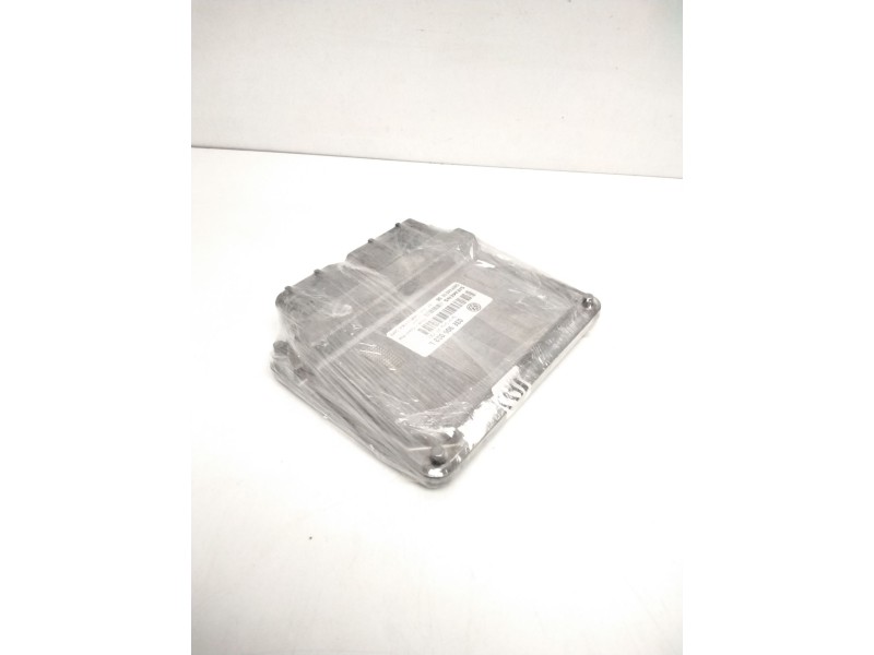 Recambio de centralita motor uce para volkswagen polo (9n1) 1.2 12v referencia OEM IAM 5WP4421608 03E906033L 3PE7001