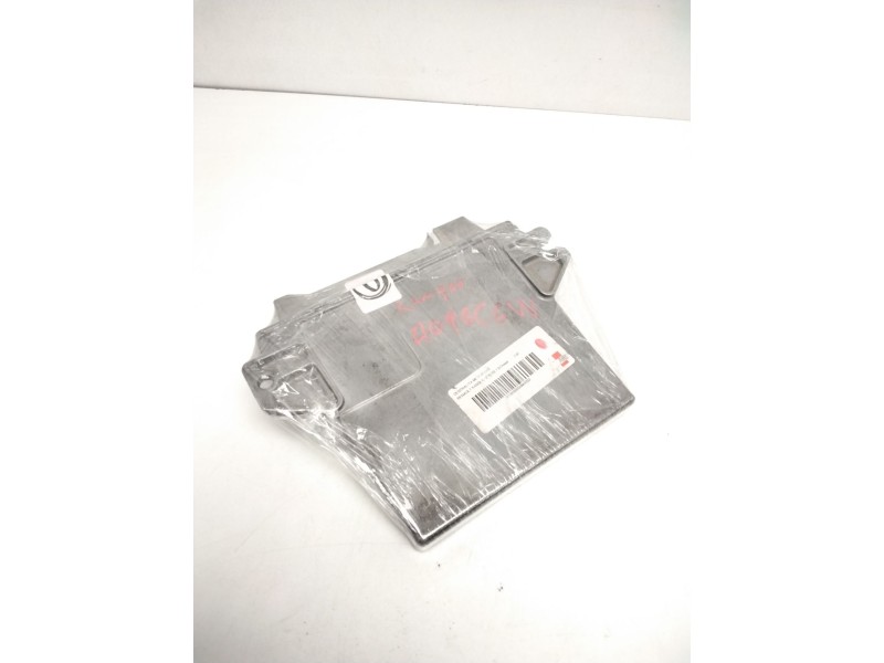 Recambio de centralita motor uce para renault kangoo (f/kc0) 1.9 diesel referencia OEM IAM 7700104956 R04080012J 7700111206