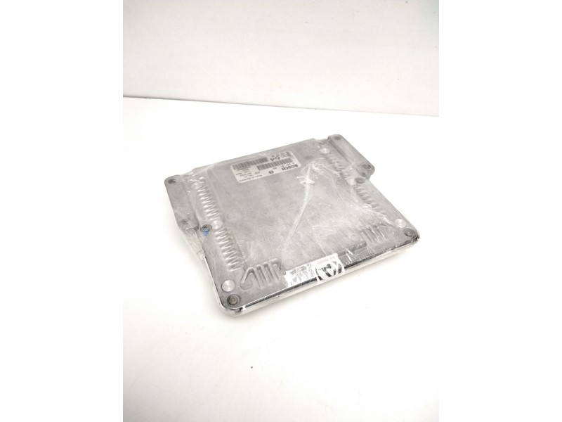 Recambio de centralita motor uce para peugeot 307 break / sw (s1) sw referencia OEM IAM 0281011081 9647472780 28FM0396
