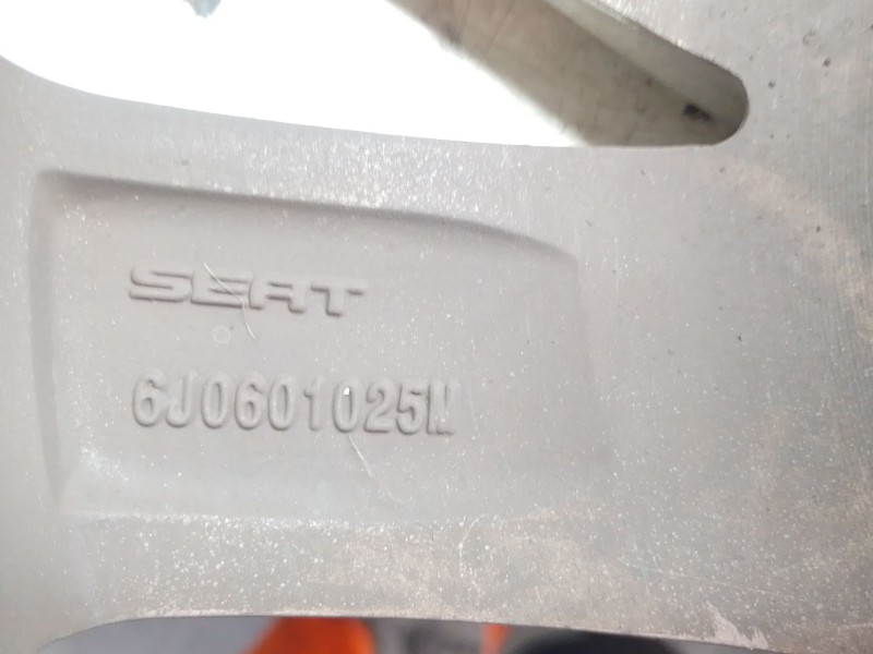 Recambio de llanta aluminio para seat ibiza iv (6j5, 6p1) 1.6 tdi referencia OEM IAM 6J0601025M  