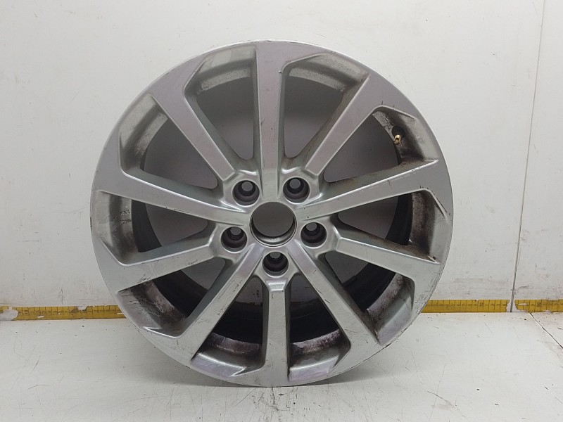 Recambio de llanta aluminio para skoda octavia ii (1z3) 2.0 tdi 16v referencia OEM IAM 8V0601025DM  