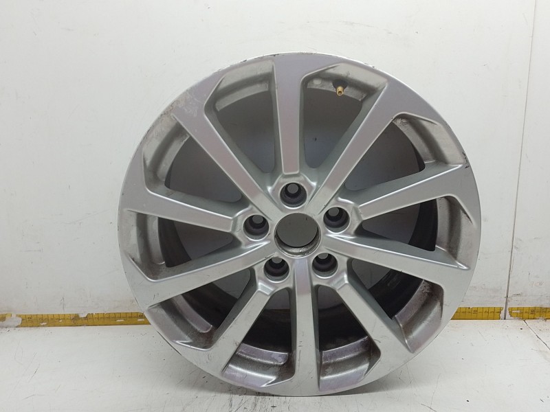 Recambio de llanta aluminio para skoda octavia ii (1z3) 2.0 tdi 16v referencia OEM IAM 8V0601025DM  