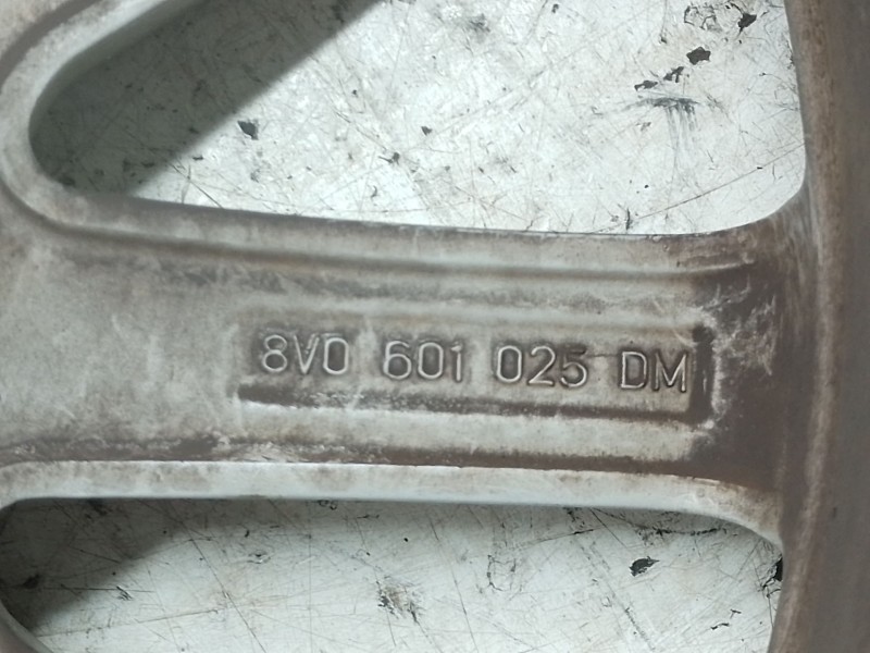 Recambio de llanta aluminio para skoda octavia ii (1z3) 2.0 tdi 16v referencia OEM IAM 8V0601025DM  
