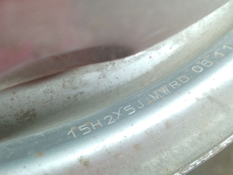 Recambio de llanta hierro para renault maxity referencia OEM IAM 40300LC60A  