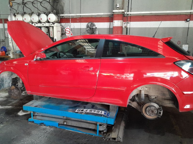 opel astra h gtc (a04) del año 2007