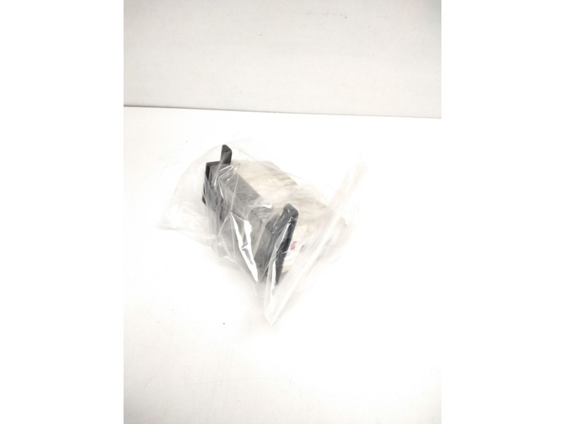 Recambio de reloj cuenta kilometros para ford sierra berlina referencia OEM IAM 85BB10D885AA  