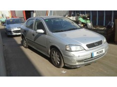 opel astra g berlina del año 2000