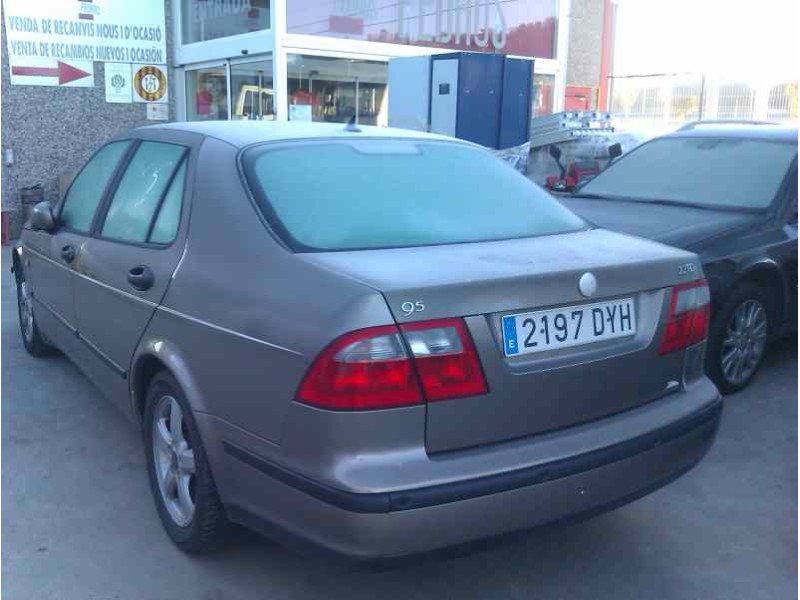 saab 9-5 berlina del año 2004