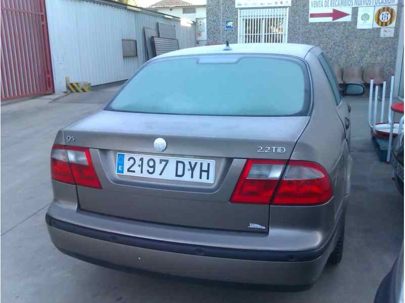 saab 9-5 berlina del año 2004
