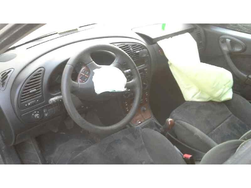 citroën xsara berlina del año 2000