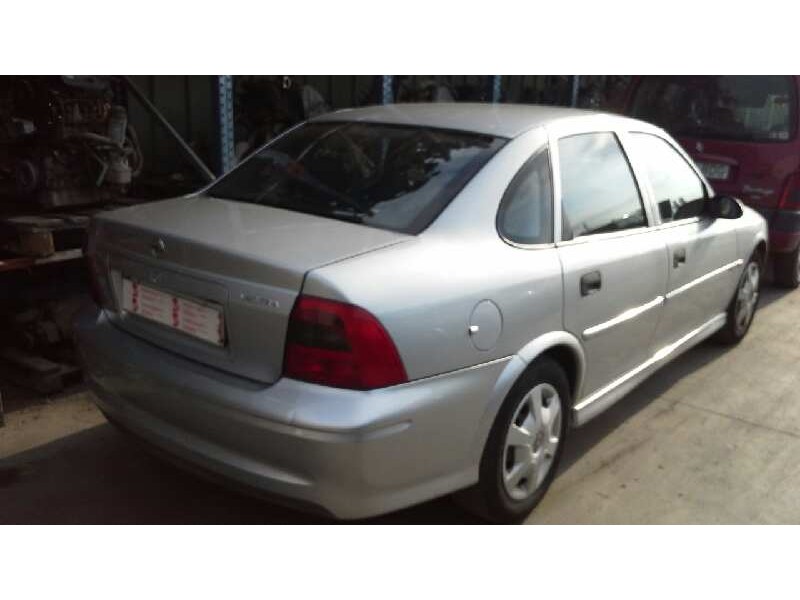 opel vectra b berlina del año 2001