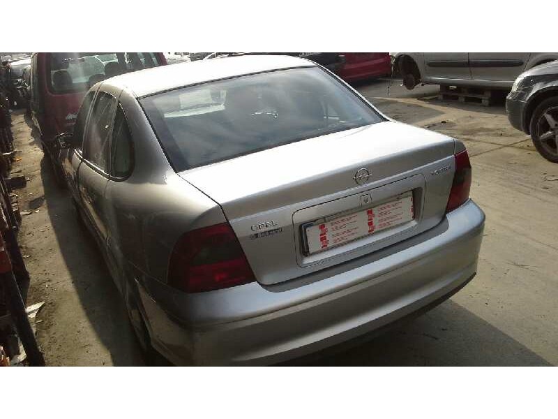 opel vectra b berlina del año 2001