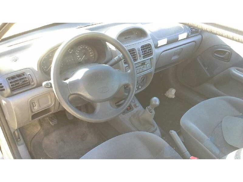 renault clio ii fase i (b/cbo) del año 2001