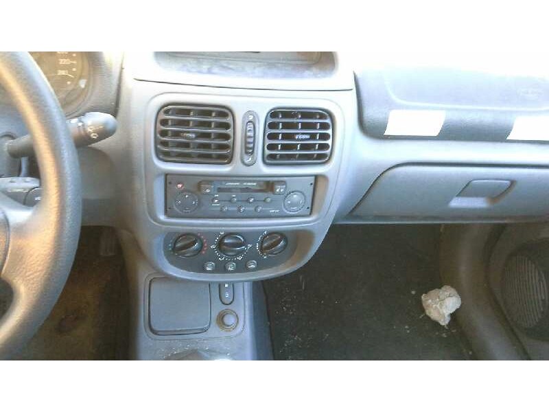 renault clio ii fase i (b/cbo) del año 2001