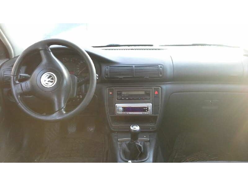 volkswagen passat variant (3b5) del año 2000