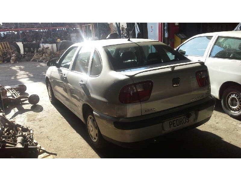 seat cordoba berlina (6k2) del año 2001