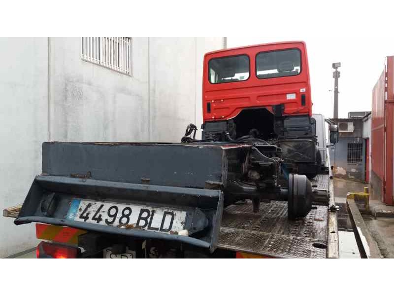 nissan atleon del año 2001