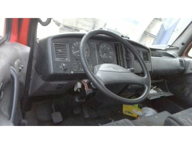 nissan atleon del año 2001