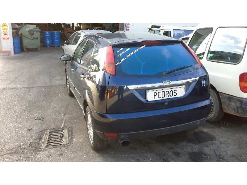 ford focus berlina (cak) del año 2000