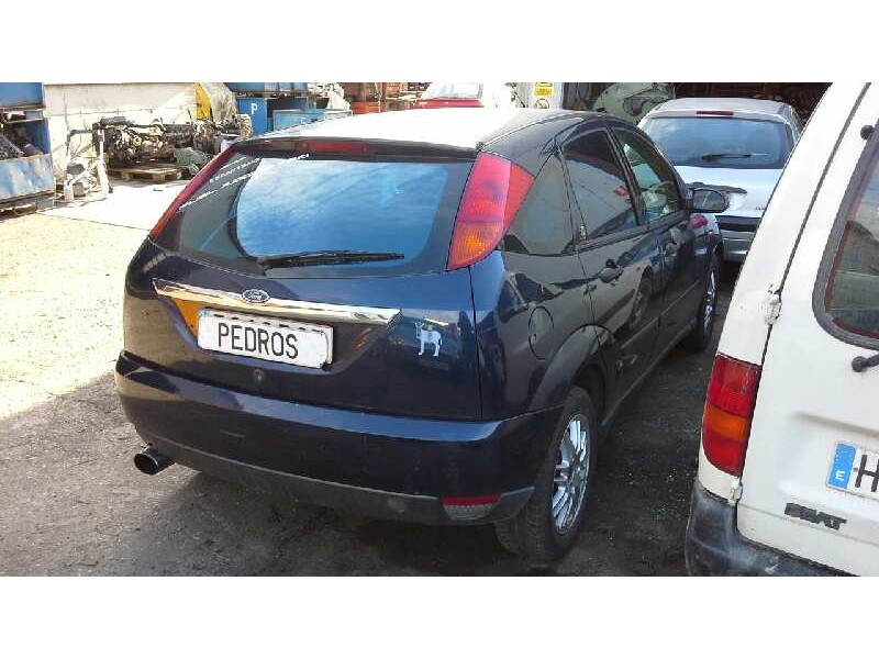 ford focus berlina (cak) del año 2000