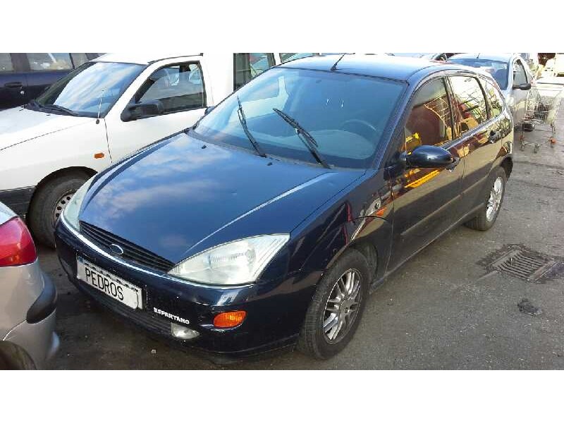 ford focus berlina (cak) del año 2000