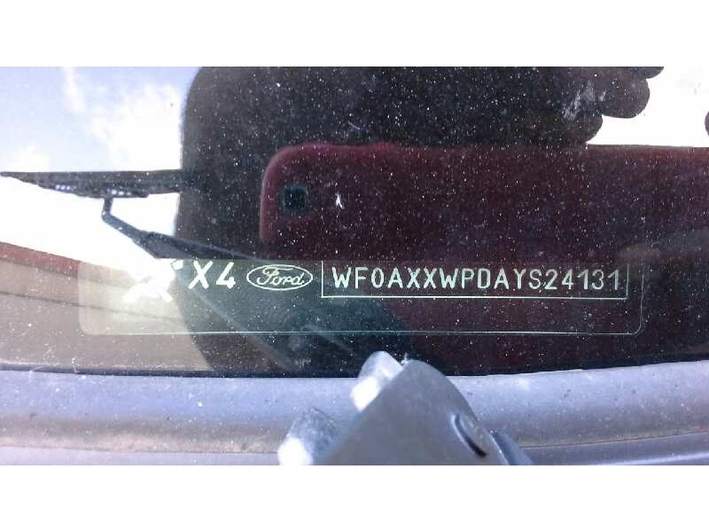 ford focus berlina (cak) del año 2000