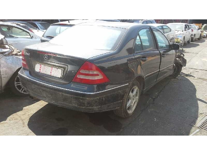 mercedes-benz clase c (w203) berlina del año 2002