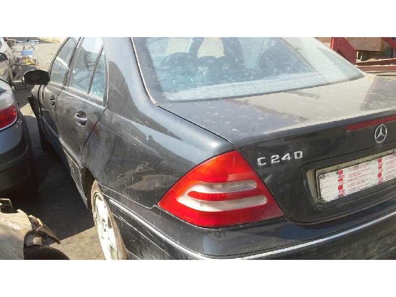 mercedes-benz clase c (w203) berlina del año 2002