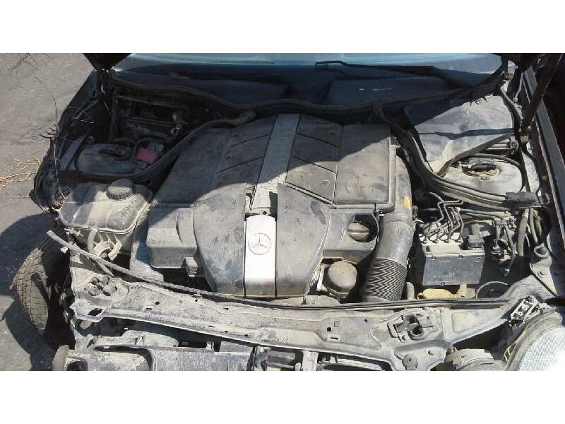 mercedes-benz clase c (w203) berlina del año 2002