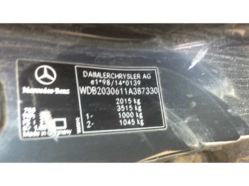 mercedes-benz clase c (w203) berlina del año 2002