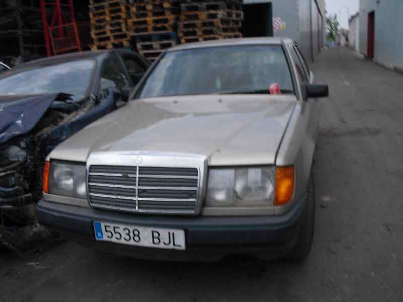 mercedes-benz clase e (w124) berlina del año 1950
