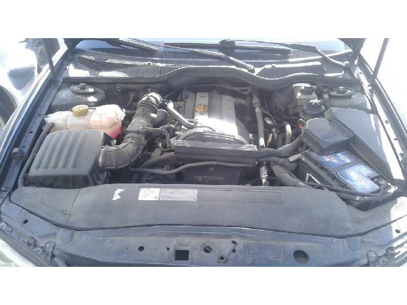 opel omega b del año 2000