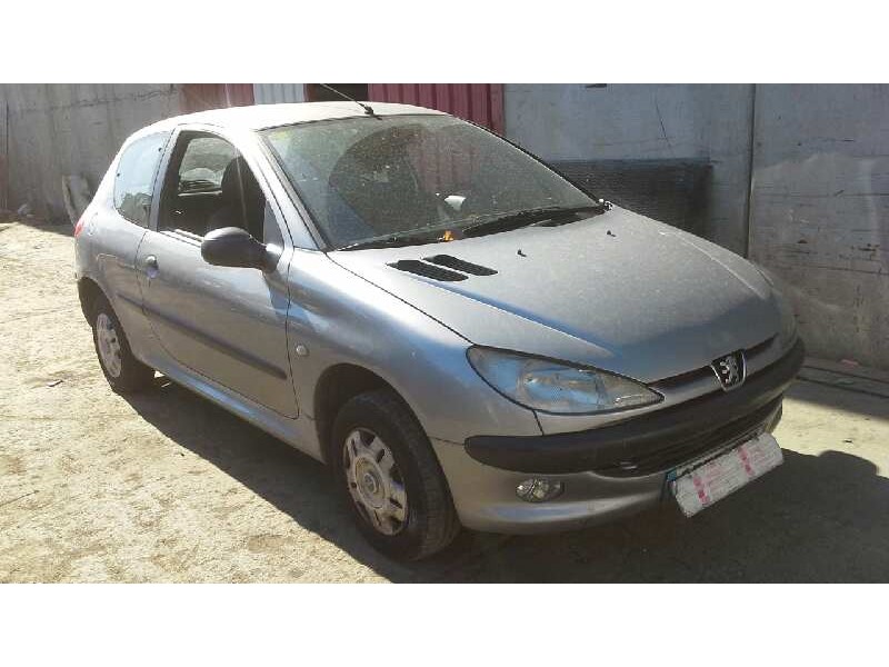 peugeot 206 berlina del año 2000