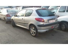 peugeot 206 berlina del año 2001