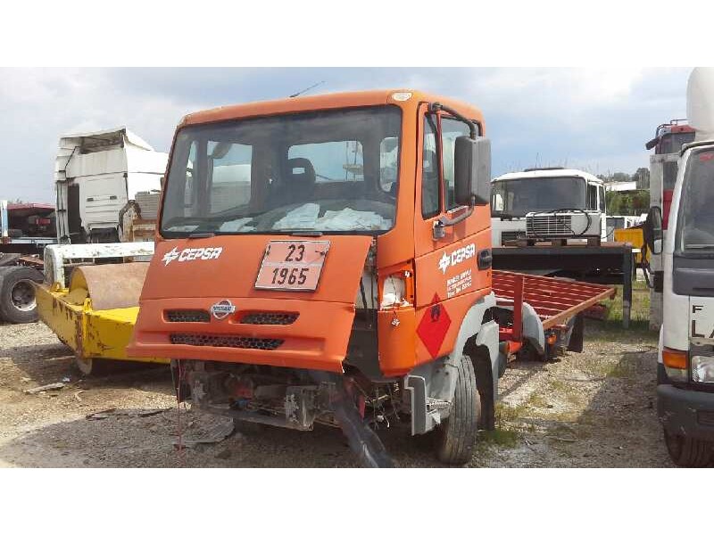 nissan atleon del año 2003