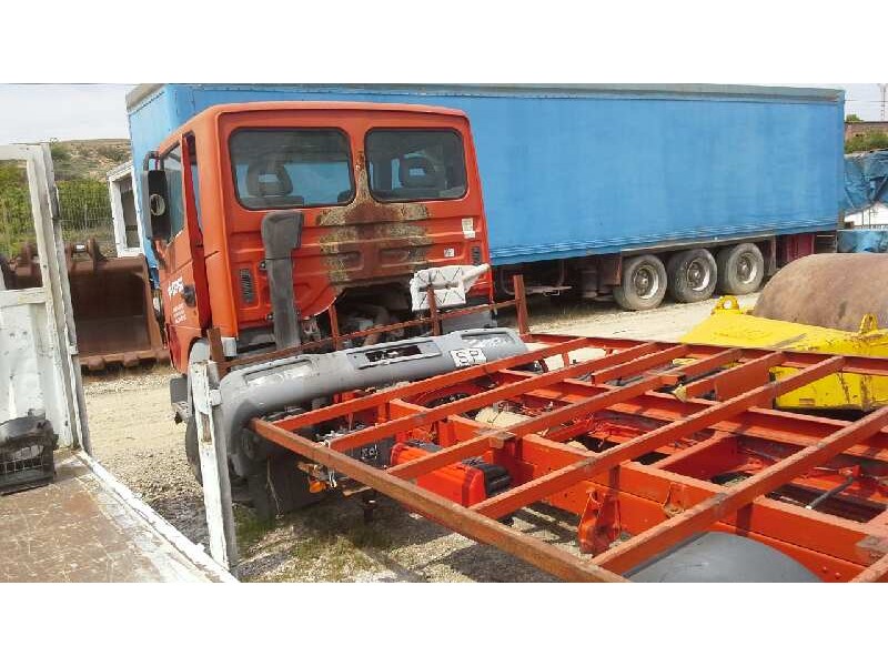 nissan atleon del año 2003