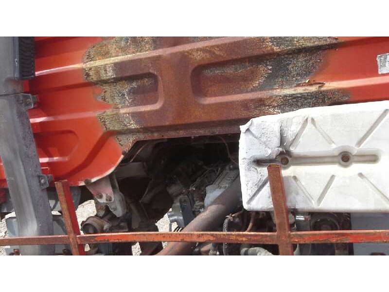 nissan atleon del año 2003