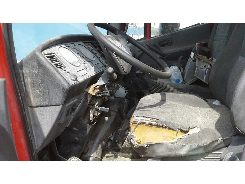 nissan atleon del año 2003